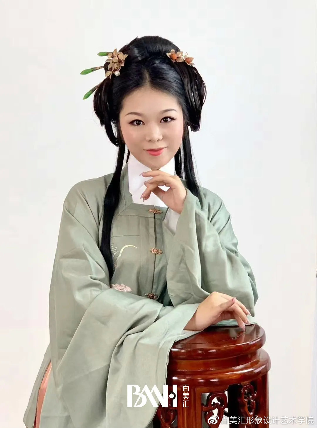 关于清朝时期的妆容造型特别你都了解多少呢？ - 知乎