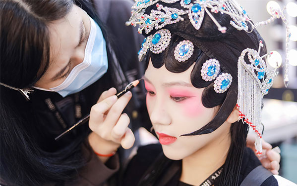 文化课跟不上、不适应学校，来广州百美汇，换条赛道赢！